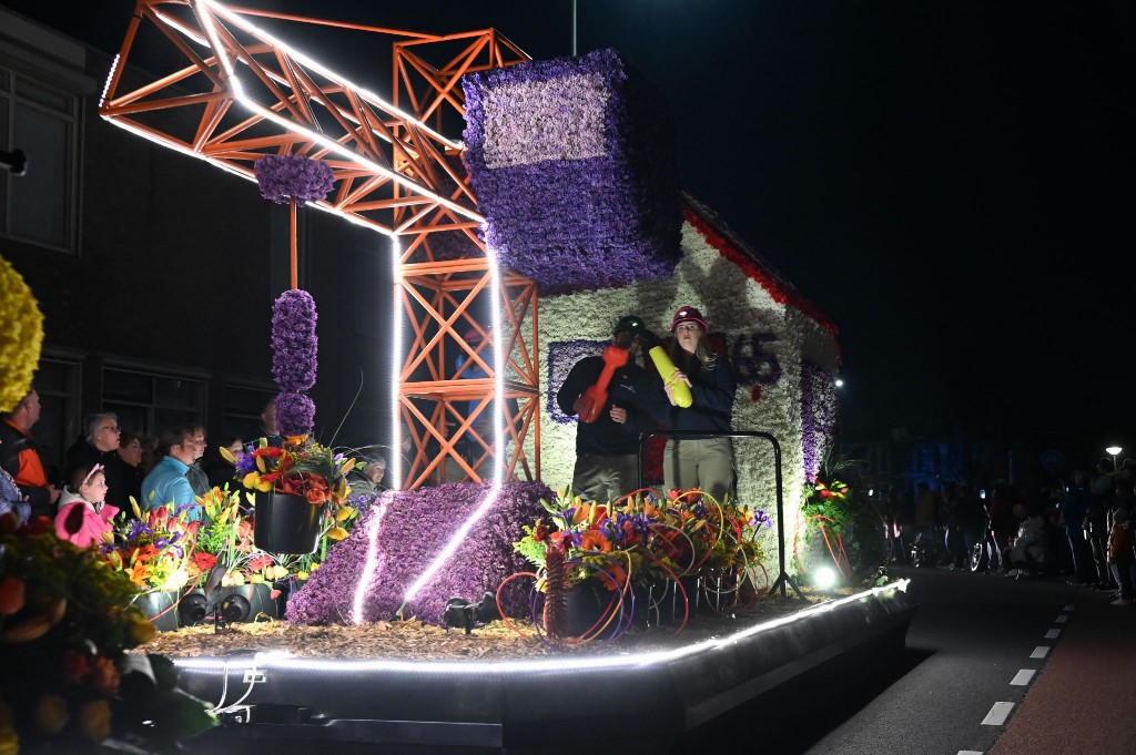 ../Images/Verlicht bloemencorso 2025 112.jpg